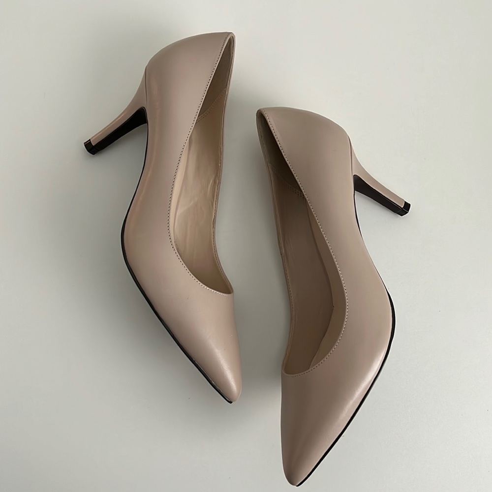 Cole Haan nude heels, never been used, size 9